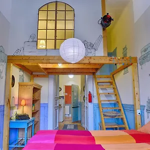 Lavender Circus Hostel, Doubles & Ensuites Будапешт