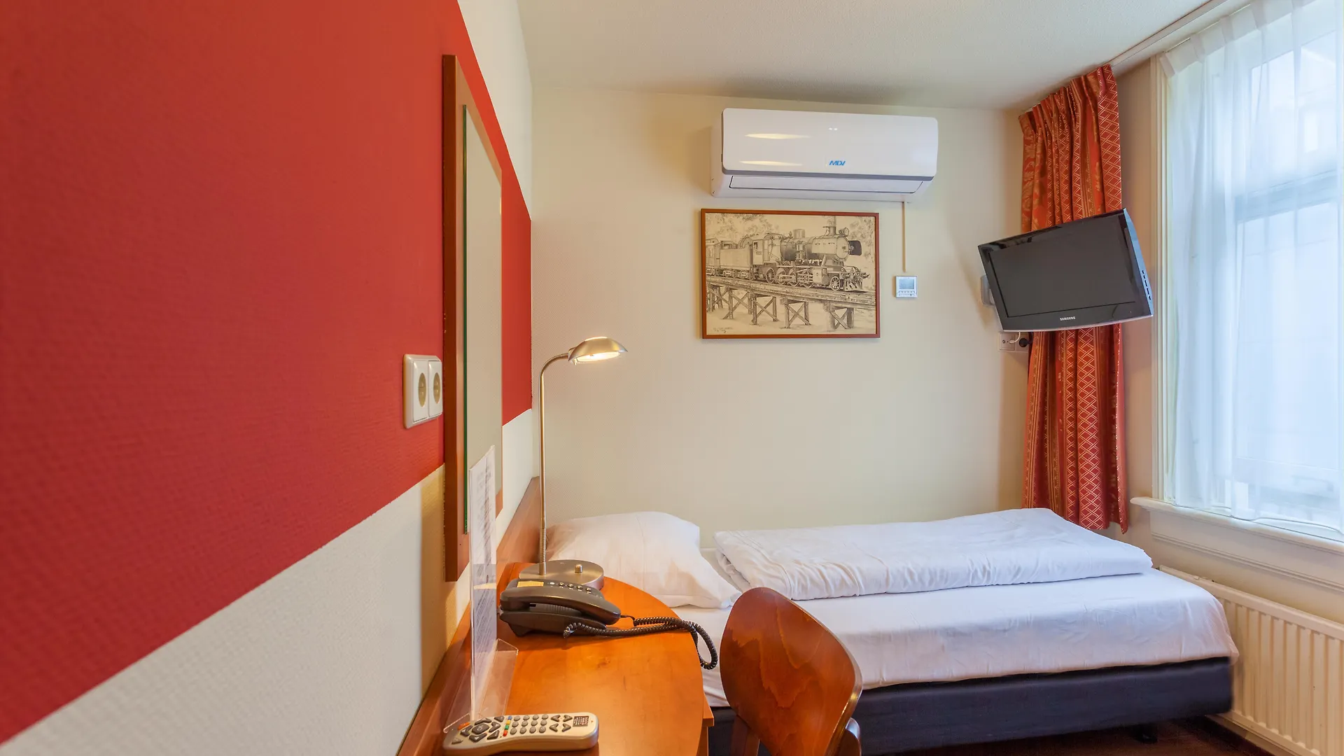 A-Train Hotel Амстердам