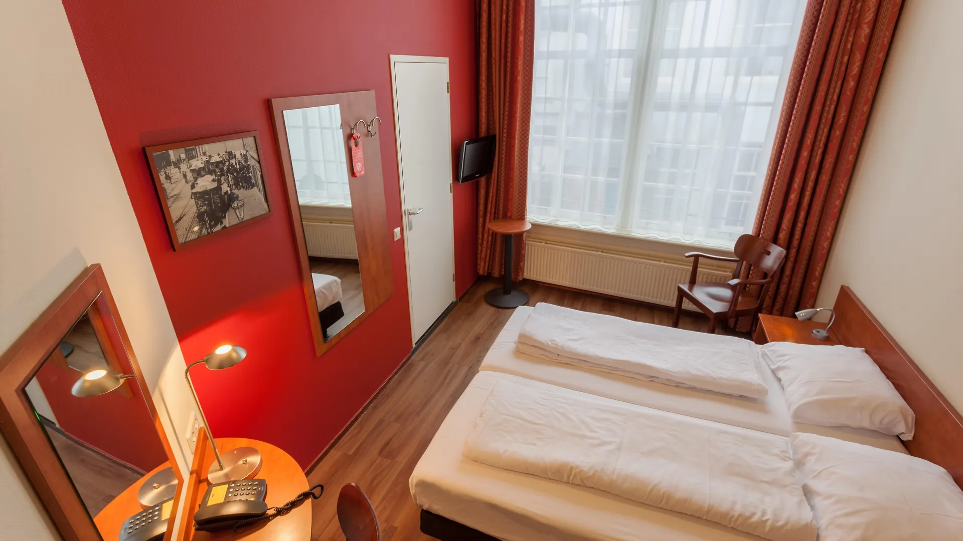 A-Train Hotel Амстердам