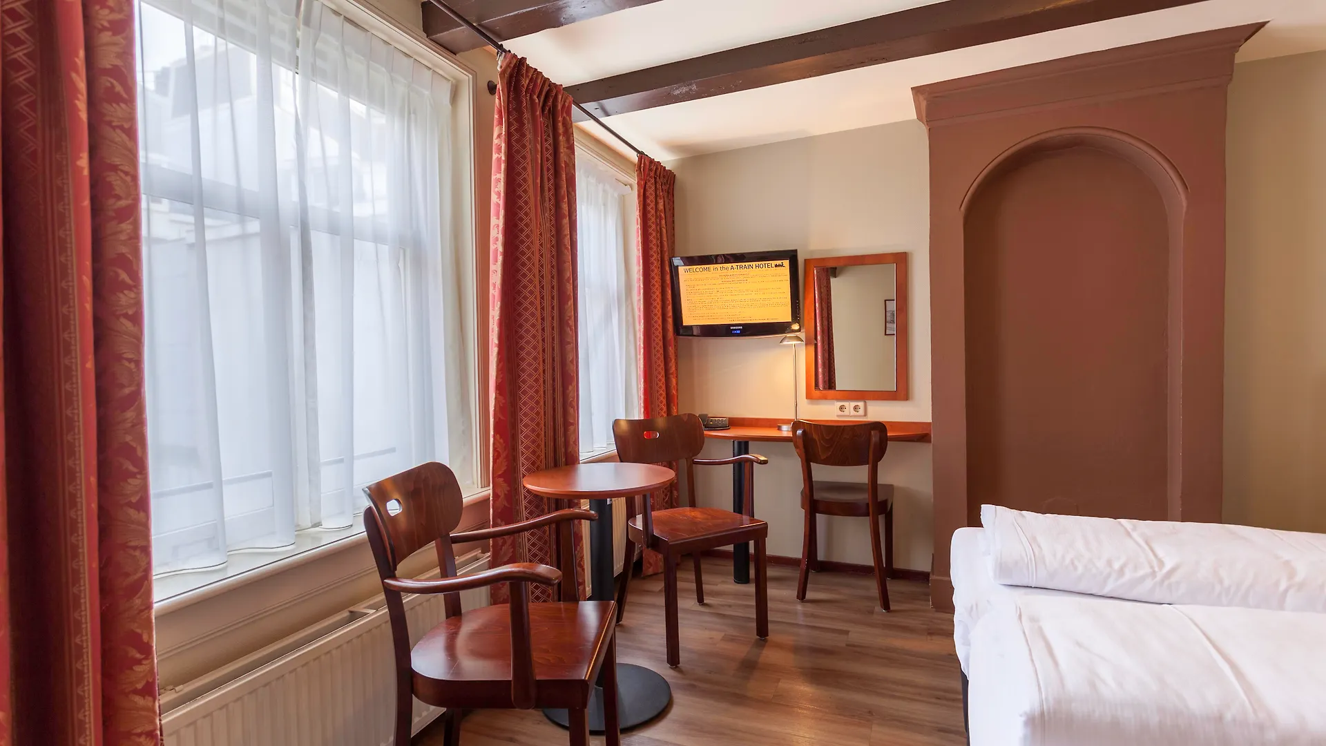 A-Train Hotel Амстердам