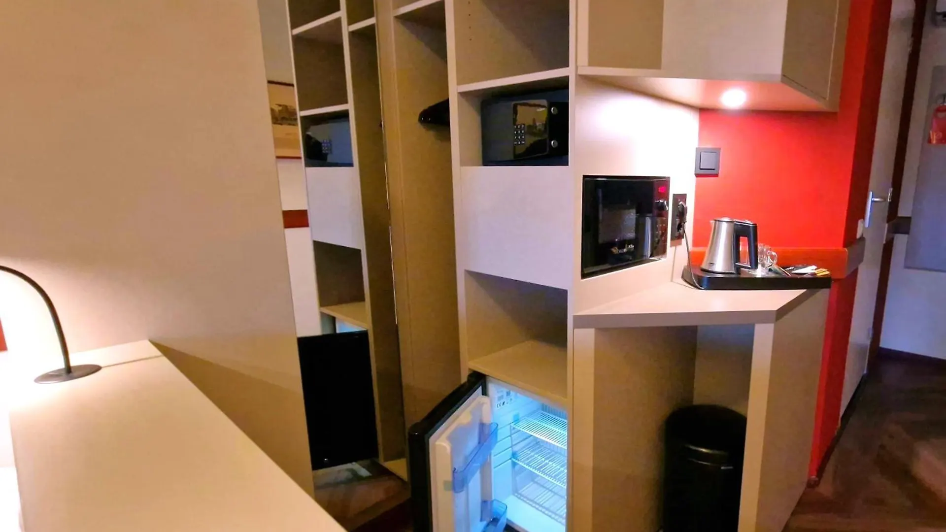 A-Train Hotel Амстердам