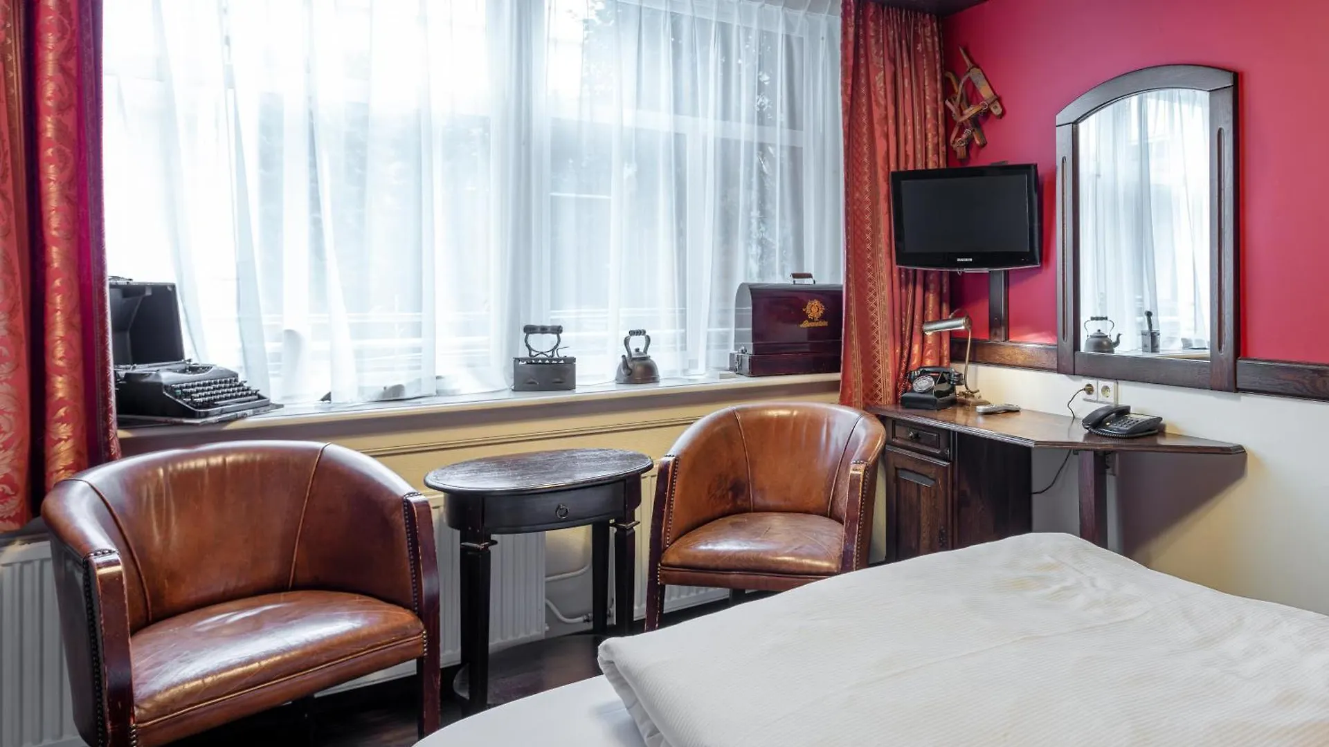A-Train Hotel Амстердам