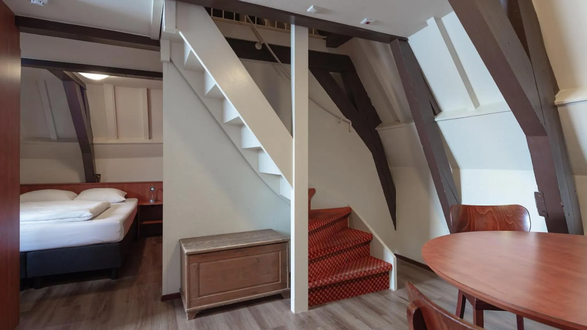 A-Train Hotel Амстердам