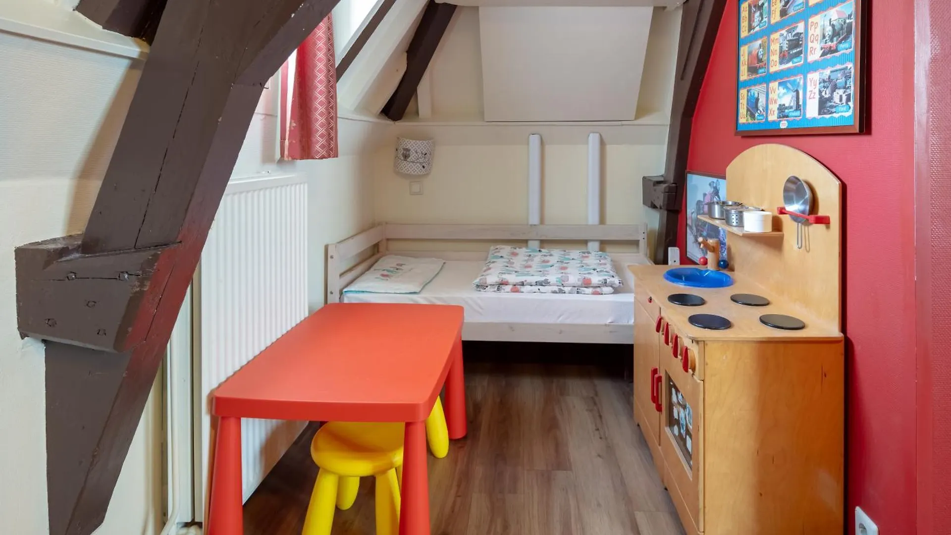A-Train Hotel Амстердам