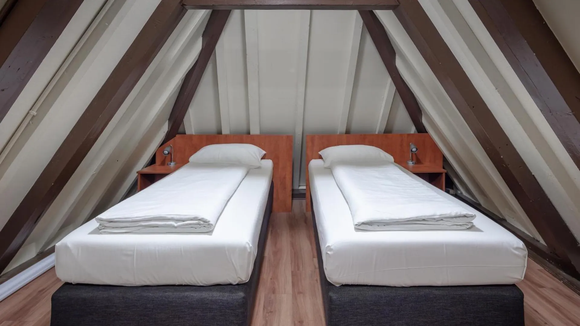 A-Train Hotel Амстердам